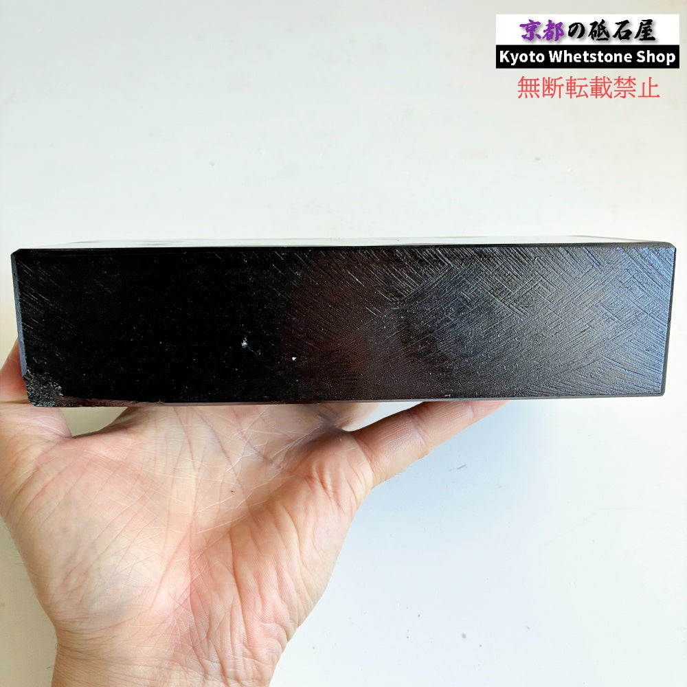 2400g 硬さ2.5  対馬砥石 長崎 天然砥石