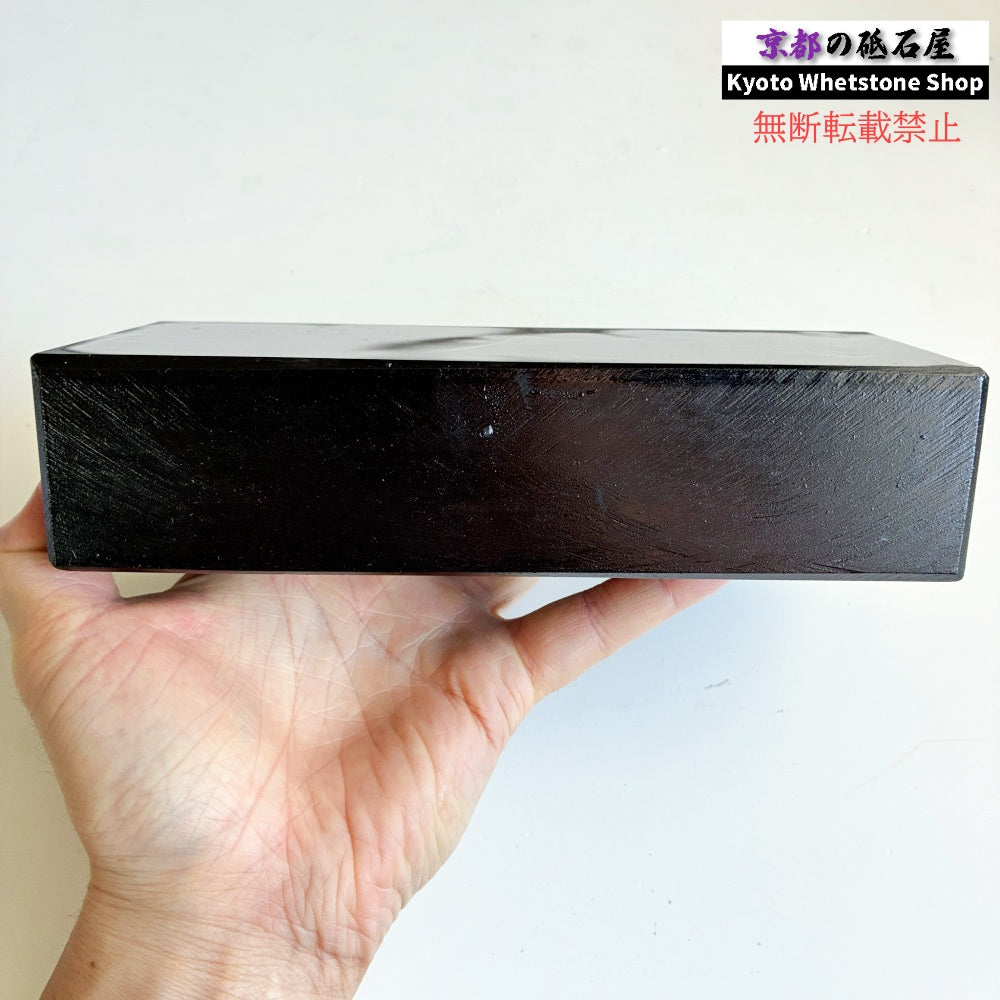 2300g 硬さ2.5  対馬砥石 長崎 天然砥石