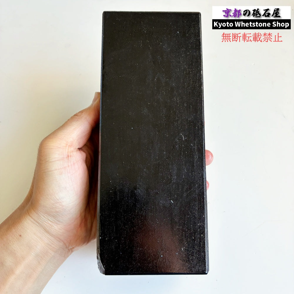 2300g 硬さ2.5  対馬砥石 長崎 天然砥石