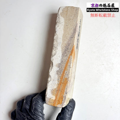 1980年代モノ 紫は昔の証拠 530g 硬さ軟め  備水砥 熊本 天然砥石