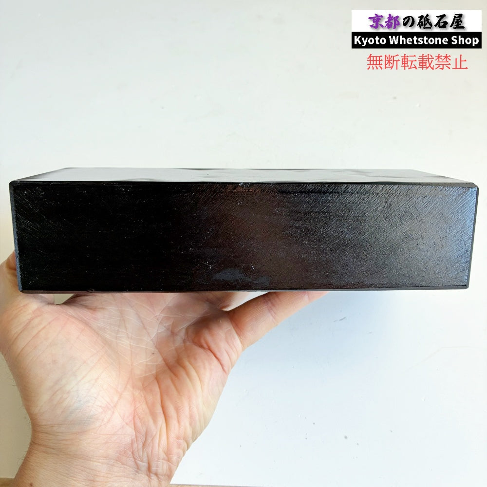 2400g 硬さ2.5  対馬砥石 長崎 天然砥石