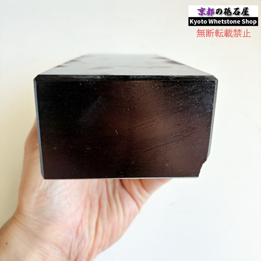 2400g 硬さ2.5  対馬砥石 長崎 天然砥石
