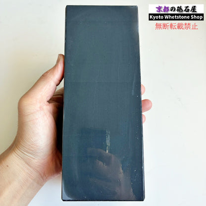 2330g 硬さ2.5  対馬砥石 長崎 天然砥石