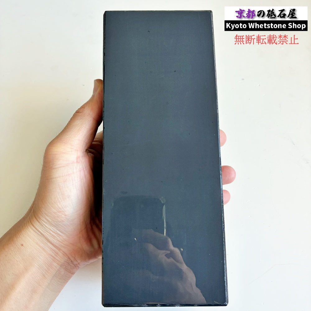 2400g 硬さ2.5  対馬砥石 長崎 天然砥石