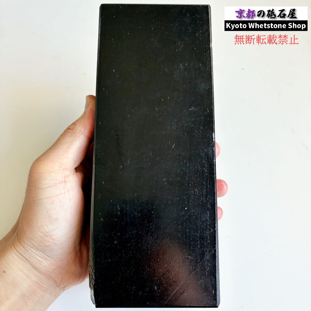 2400g 硬さ2.5  対馬砥石 長崎 天然砥石